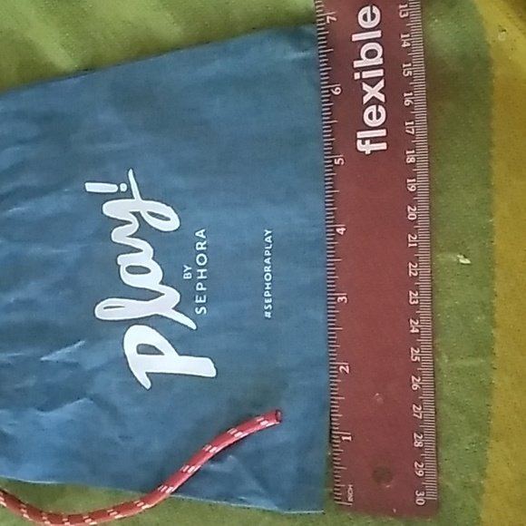 Sephora Play Drawstring Bags (Set of 8) - Picture 13 of 14